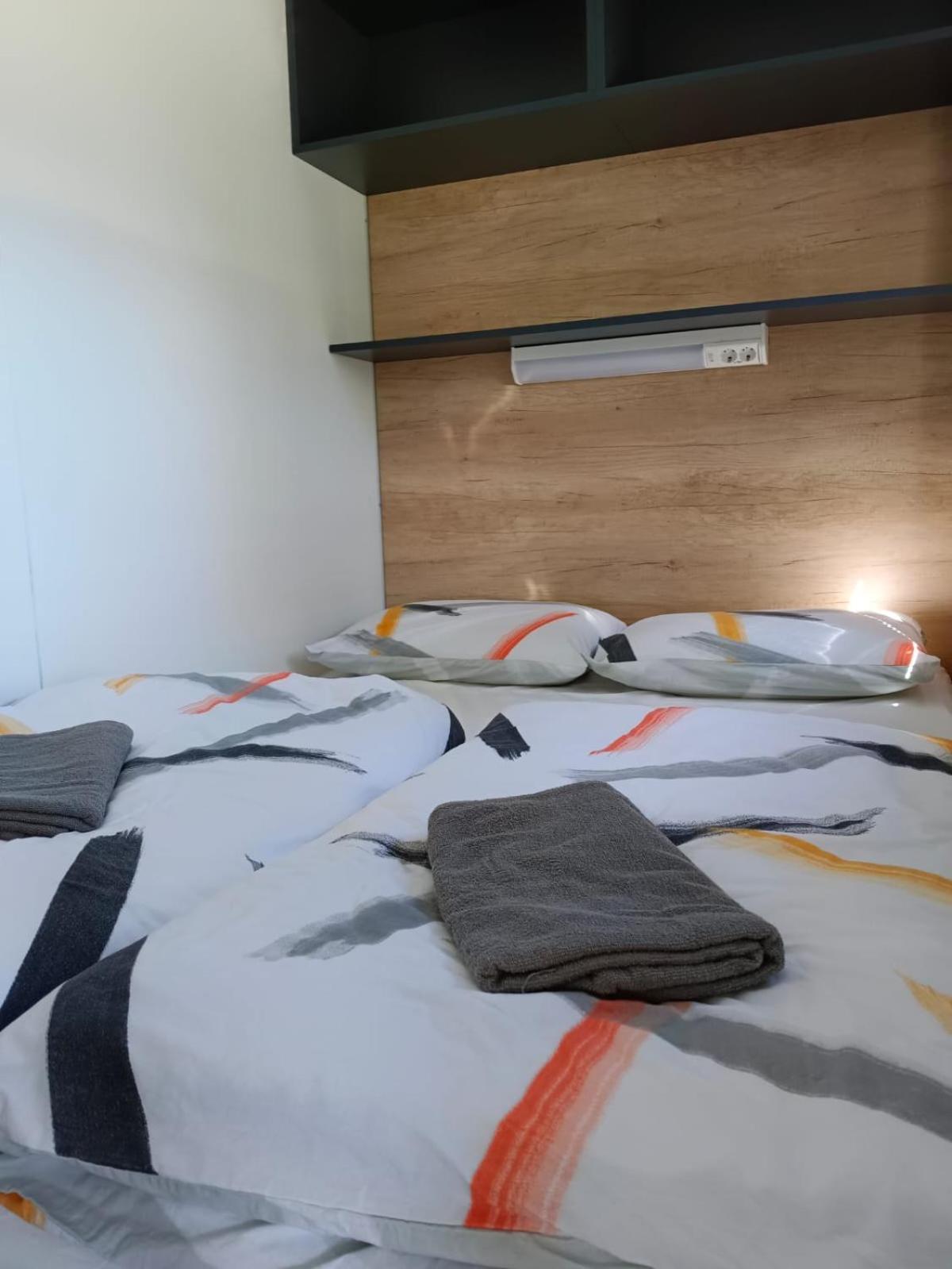 Hotel Camping Planik Ražanac Exteriér fotografie
